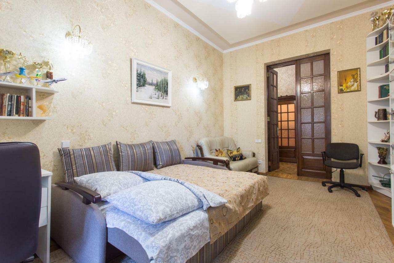 Apartment In The Center Of Charkiw Exterior foto